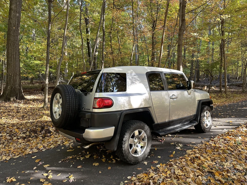 2008 Toyota FJ Cruiser - Image 25 of 31