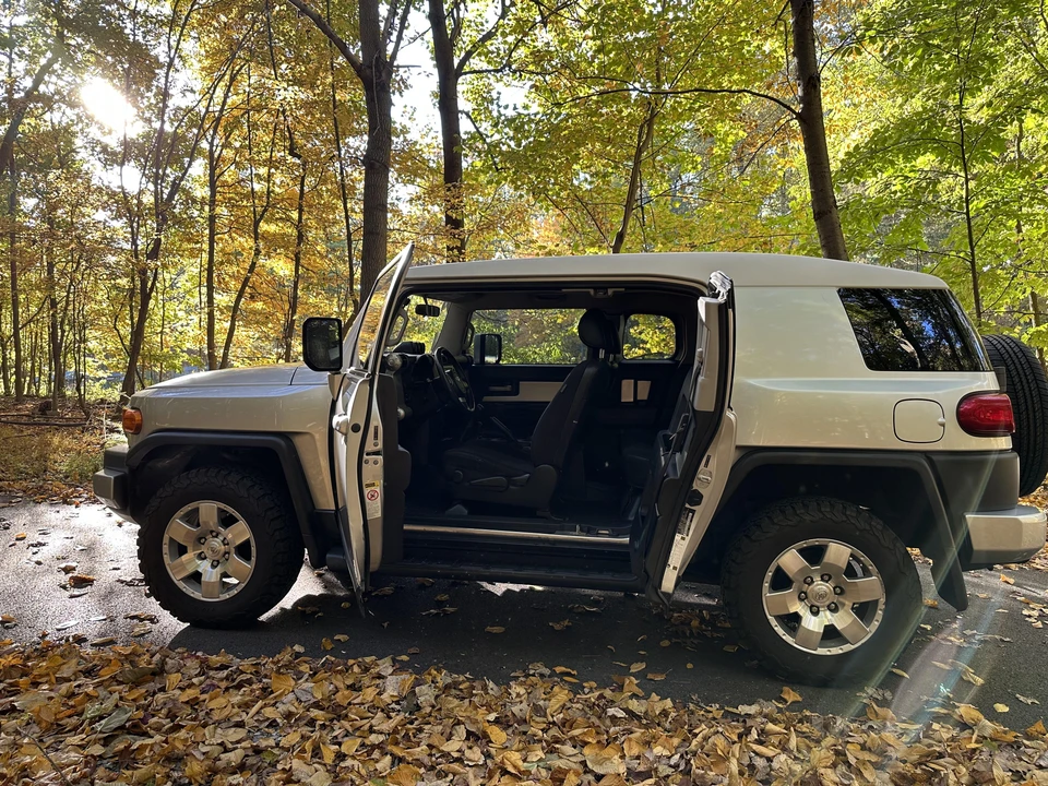 2008 Toyota FJ Cruiser - Image 15 of 31