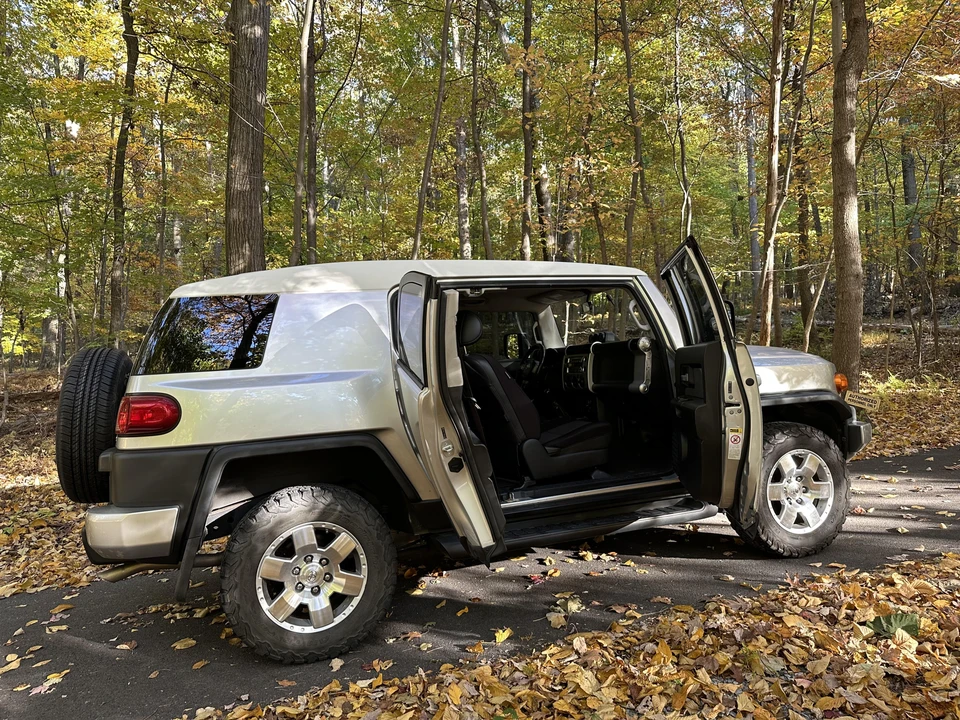 2008 Toyota FJ Cruiser - Image 26 of 31
