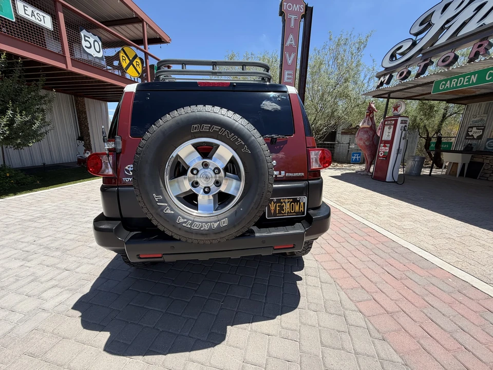 2008 Toyota FJ Cruiser - Image 10 of 31