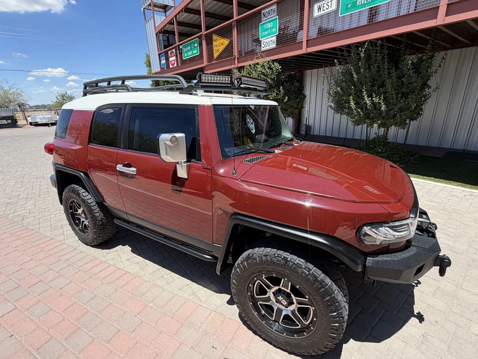 2008 Toyota FJ Cruiser - Image 15 of 31