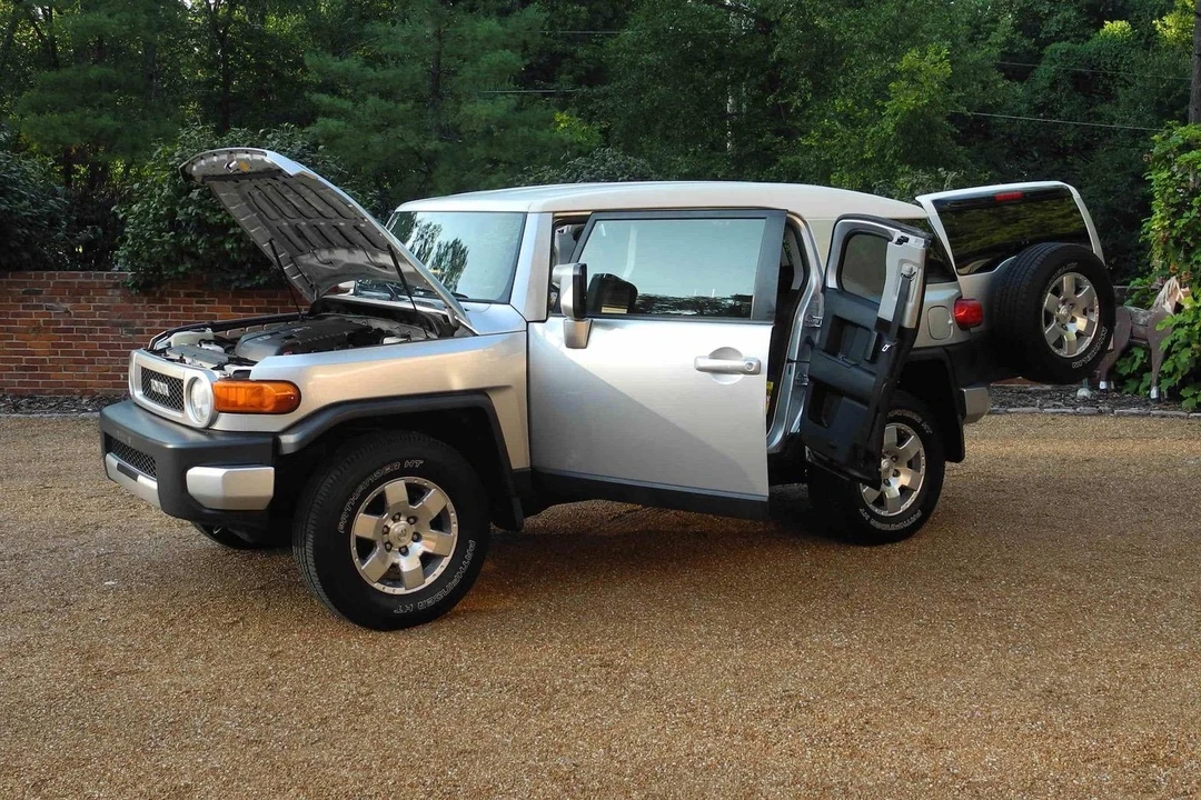 2008 Toyota FJ Cruiser - Image 6 of 6