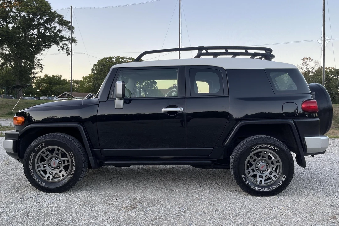2008 Toyota FJ Cruiser - Image 3 of 5