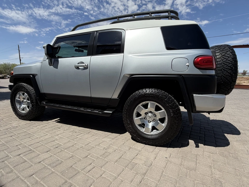 2008 Toyota FJ Cruiser - Image 17 of 31