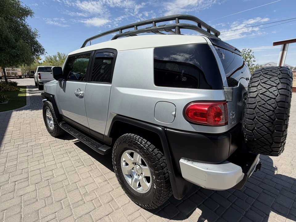 2008 Toyota FJ Cruiser - Image 15 of 31