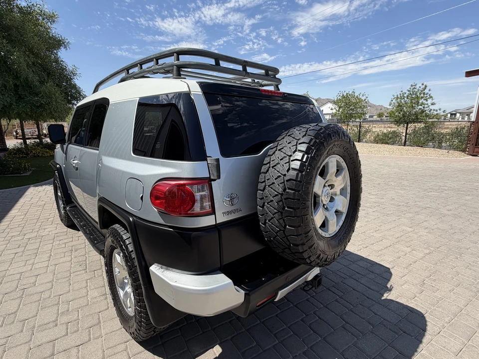 2008 Toyota FJ Cruiser - Image 13 of 31