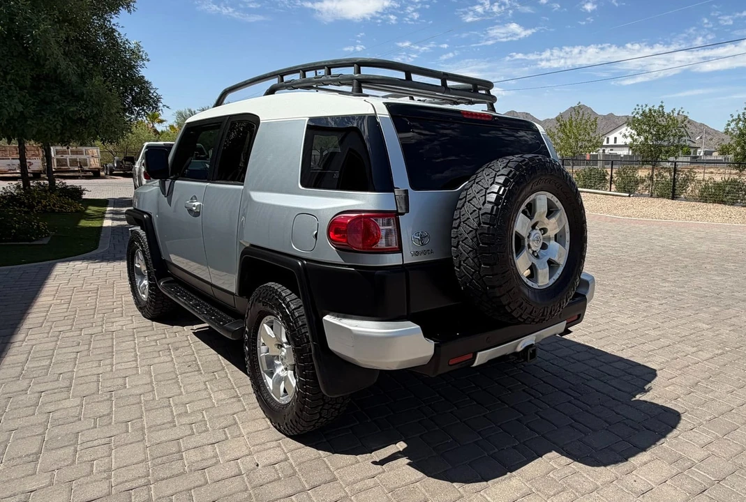 2008 Toyota FJ Cruiser - Image 14 of 31