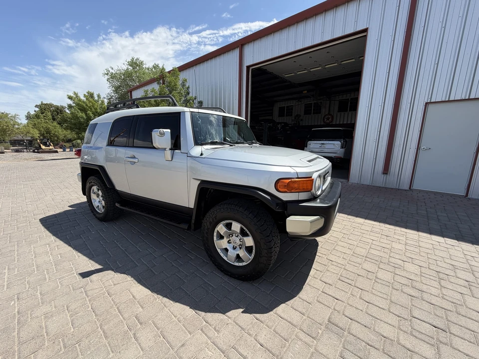 2008 Toyota FJ Cruiser - Image 7 of 31