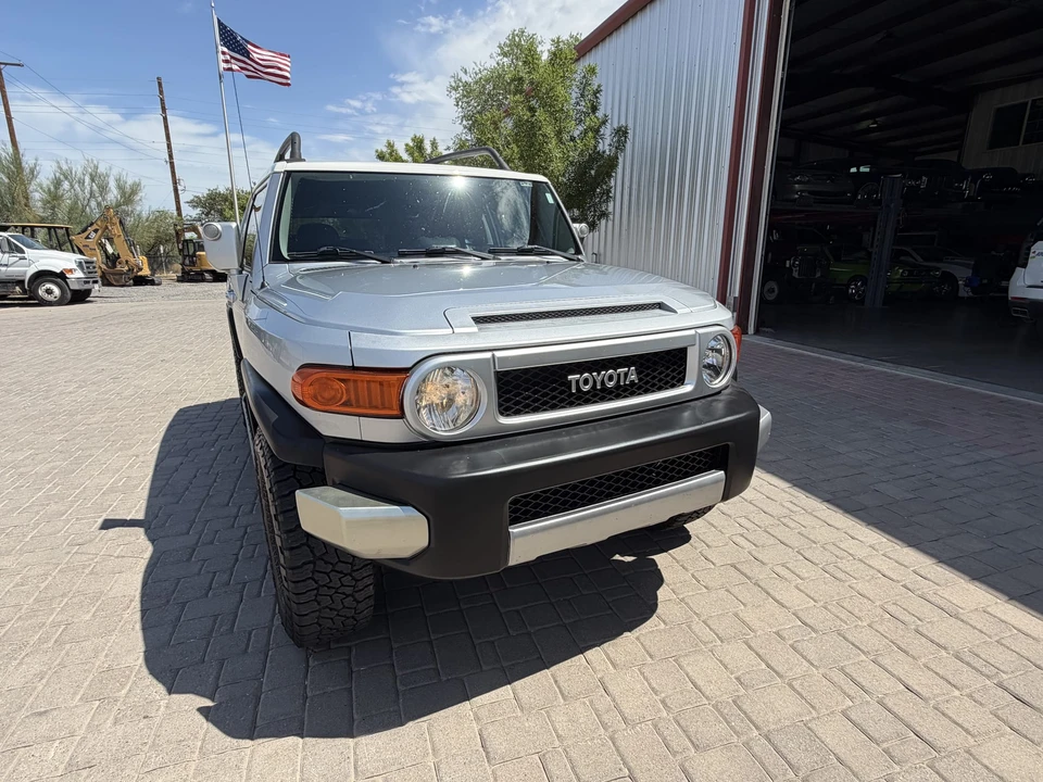 2008 Toyota FJ Cruiser - Image 6 of 31