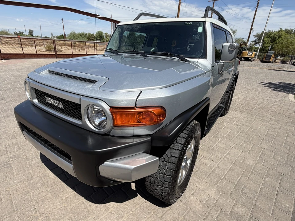 2008 Toyota FJ Cruiser - Image 23 of 31