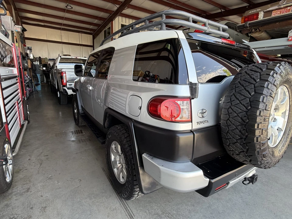 2008 Toyota FJ Cruiser - Image 22 of 31
