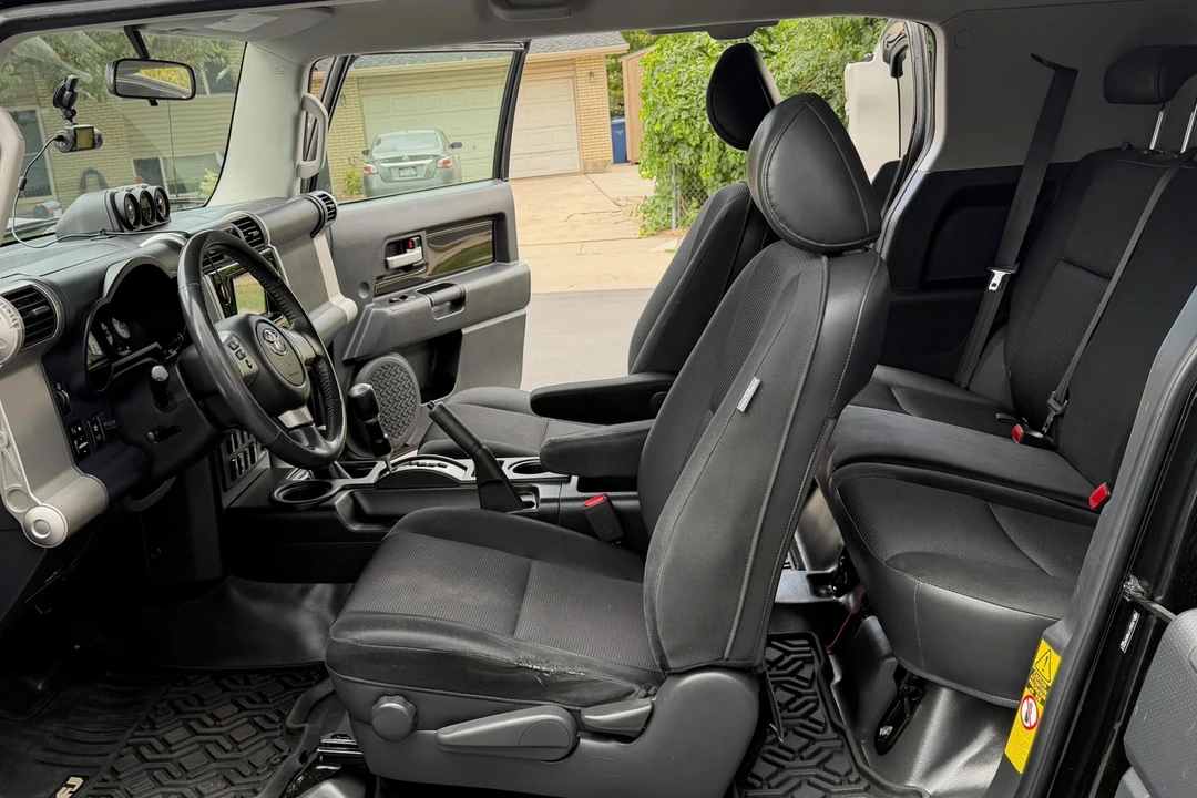 2008 Toyota FJ Cruiser - Image 19 of 31
