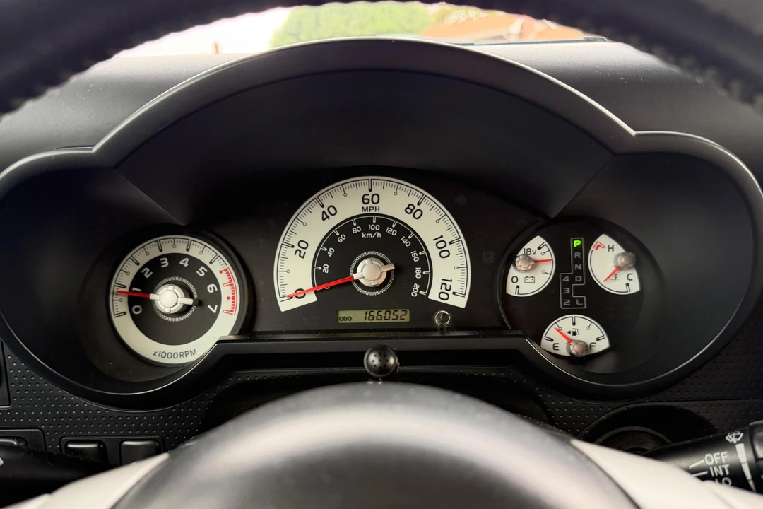 2008 Toyota FJ Cruiser - Image 21 of 31
