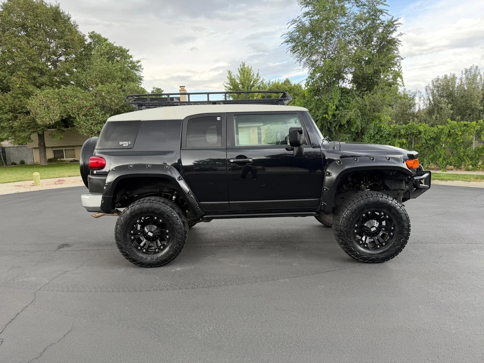 2008 Toyota FJ Cruiser - Image 10 of 31