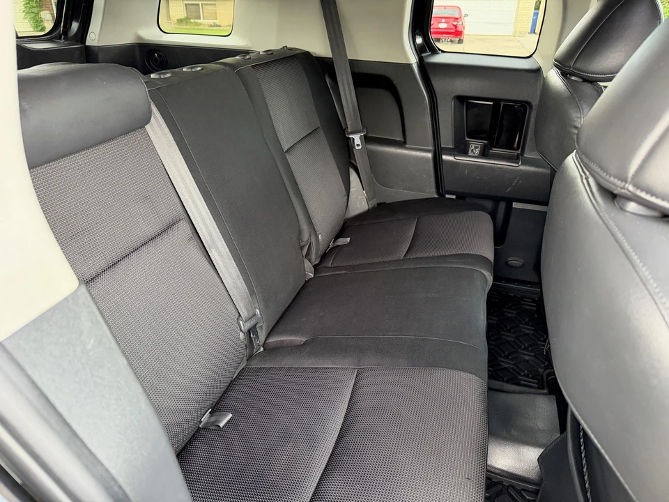2008 Toyota FJ Cruiser - Image 23 of 31