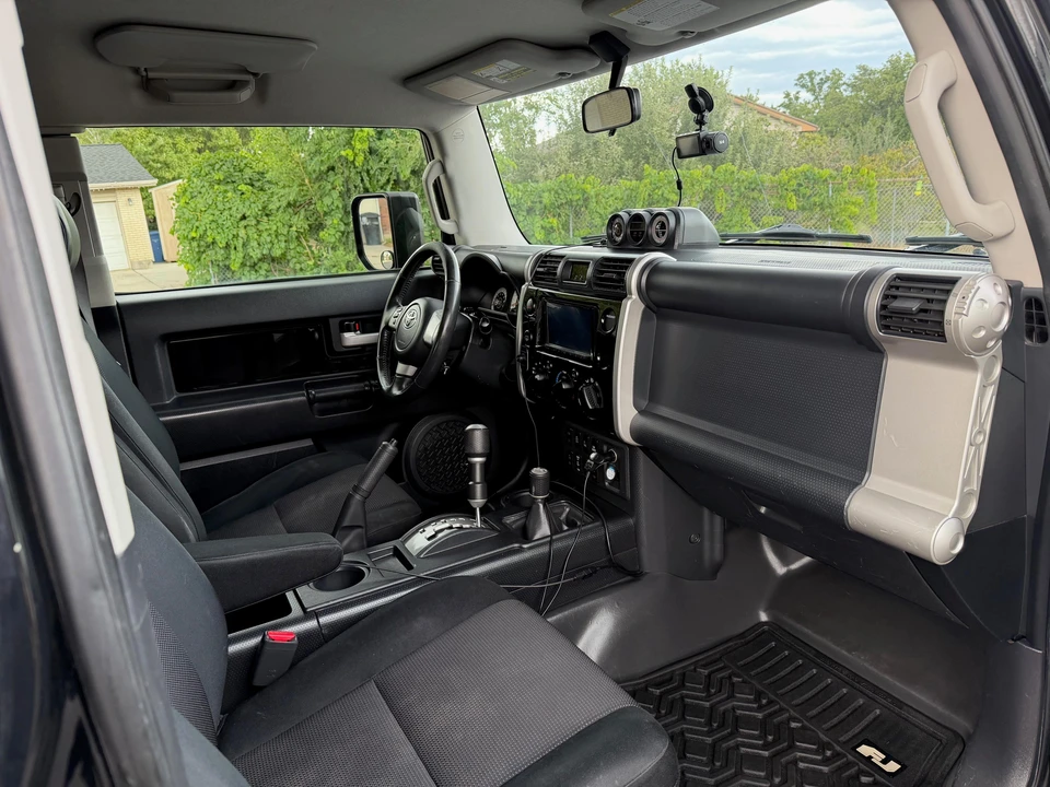 2008 Toyota FJ Cruiser - Image 27 of 31