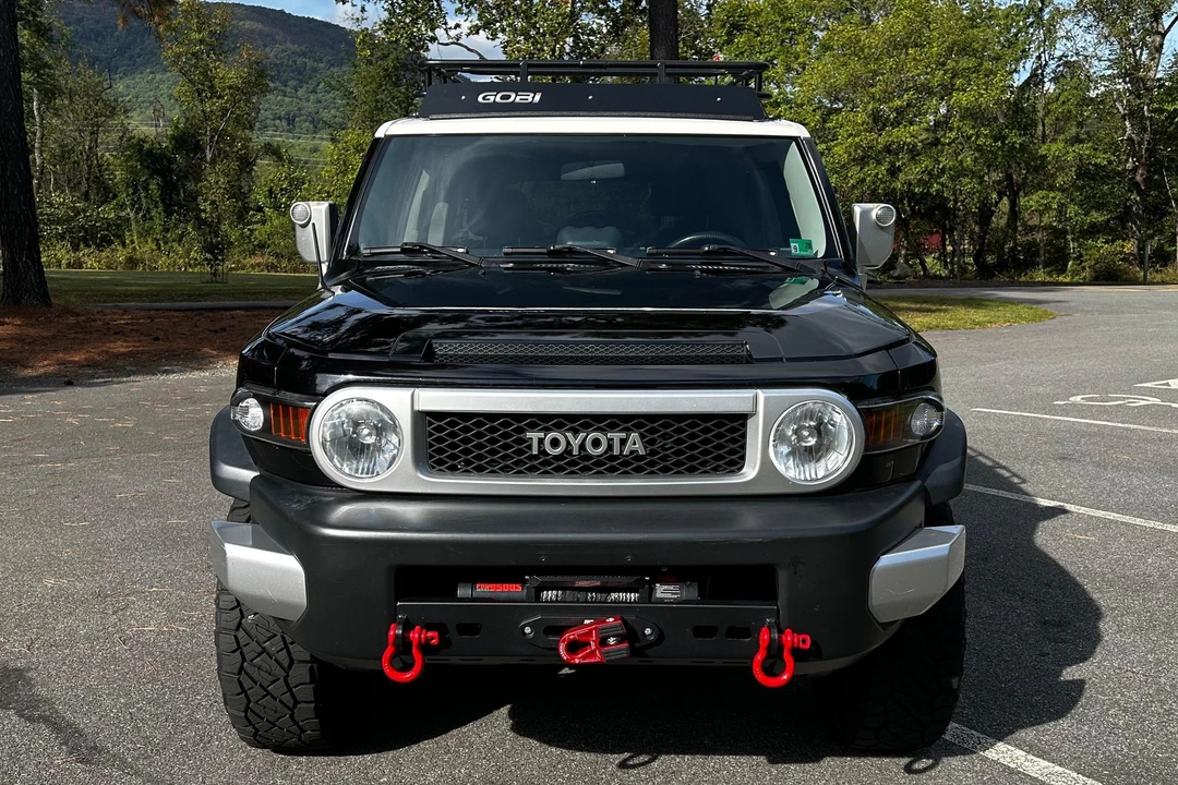 2008 Toyota FJ Cruiser - Image 2 of 31