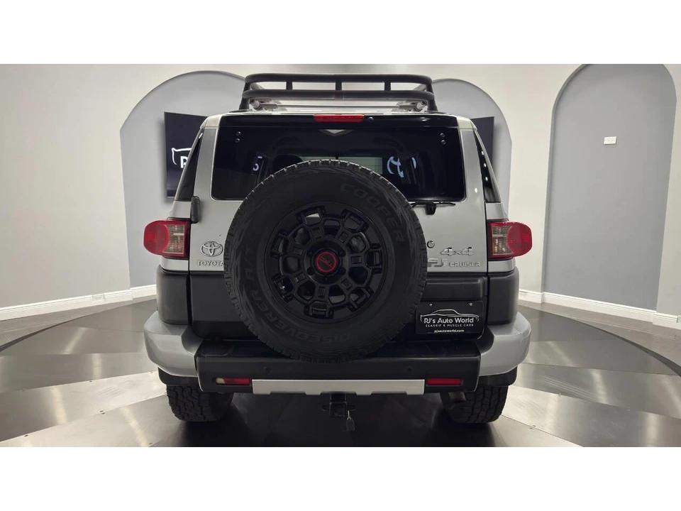 2008 Toyota FJ Cruiser - Image 15 of 31
