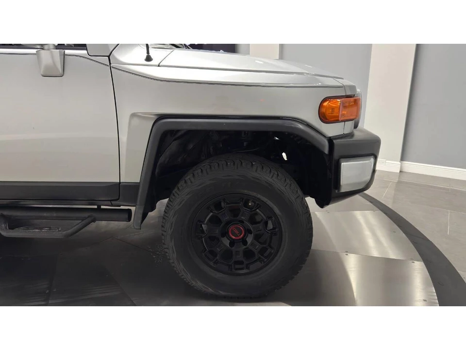 2008 Toyota FJ Cruiser - Image 9 of 31