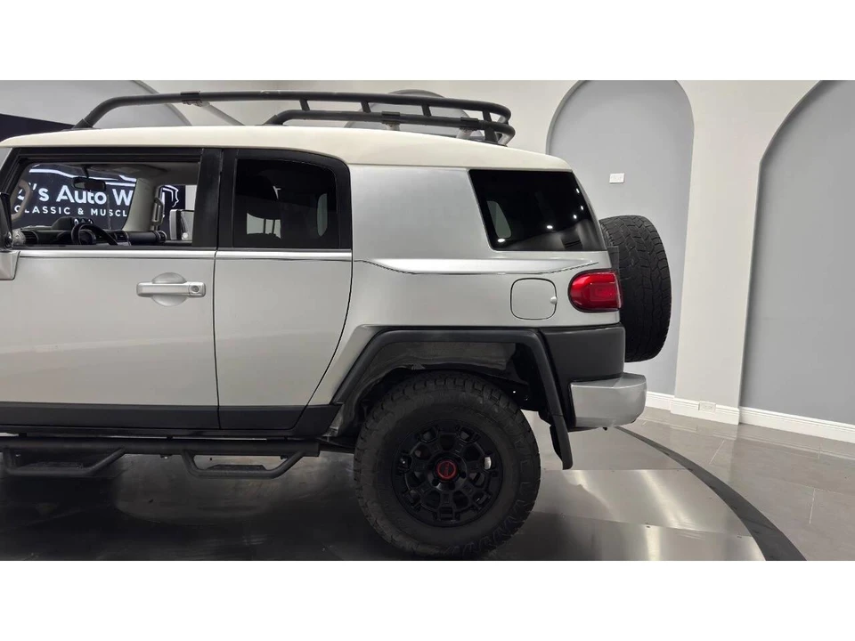 2008 Toyota FJ Cruiser - Image 18 of 31