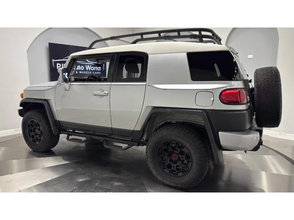 2008 Toyota FJ Cruiser - Image 16 of 31