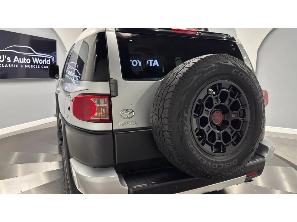 2008 Toyota FJ Cruiser - Image 17 of 31