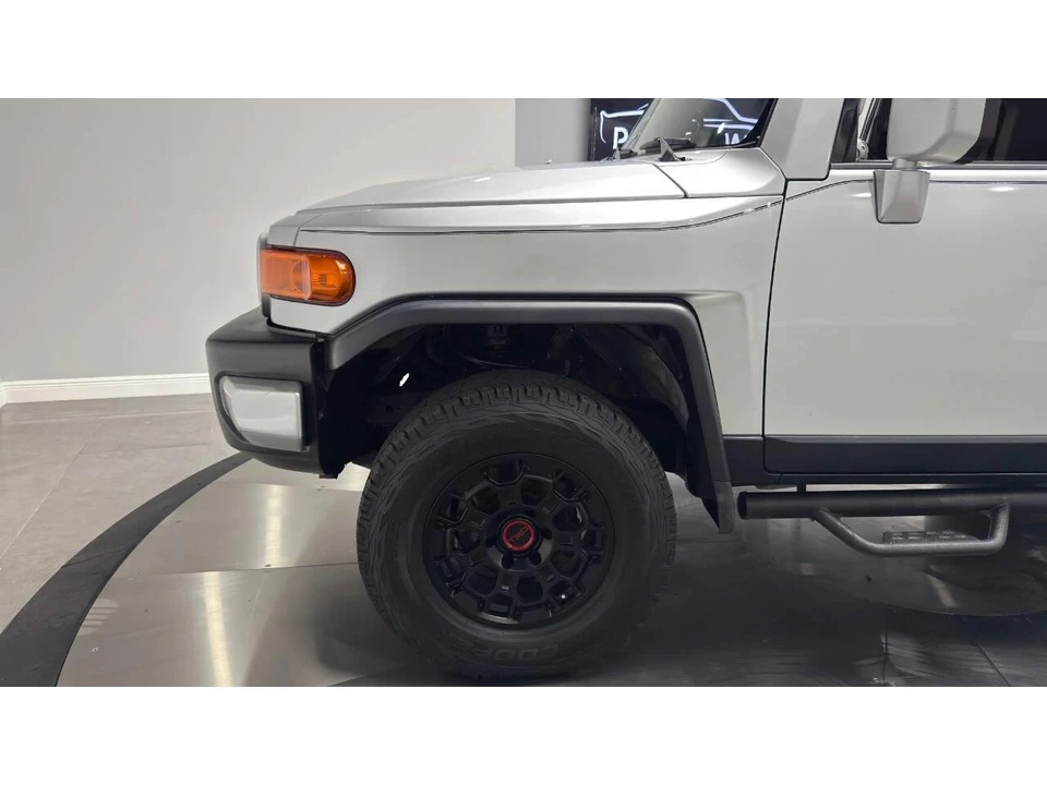 2008 Toyota FJ Cruiser - Image 13 of 31