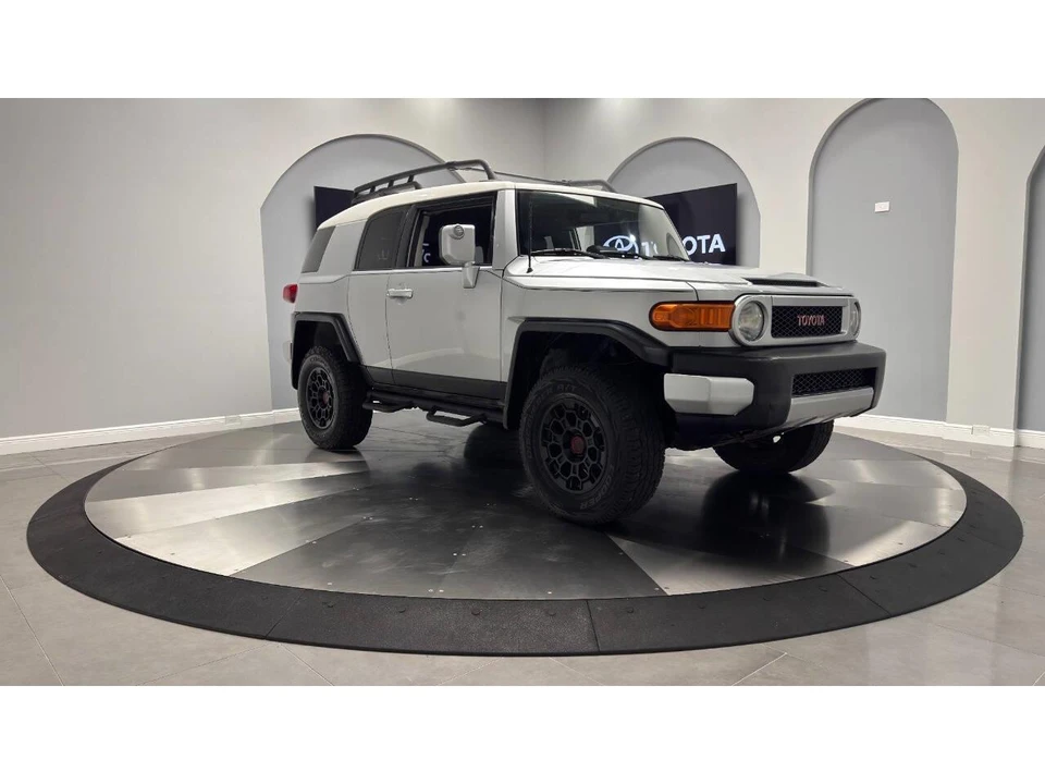 2008 Toyota FJ Cruiser - Image 5 of 31