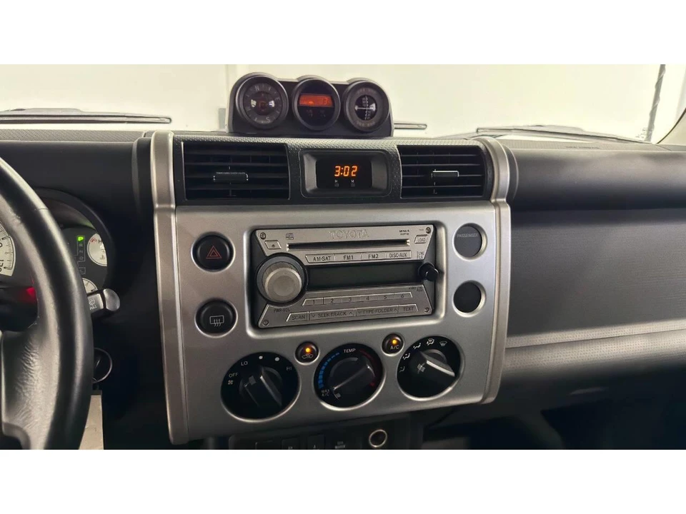 2008 Toyota FJ Cruiser - Image 27 of 31