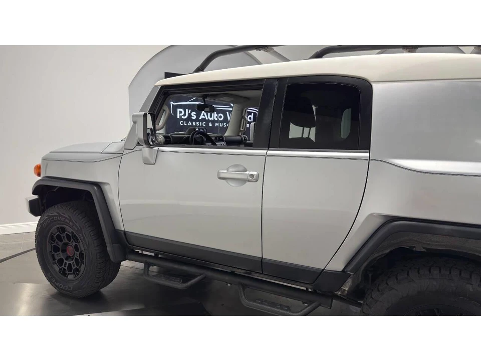 2008 Toyota FJ Cruiser - Image 19 of 31