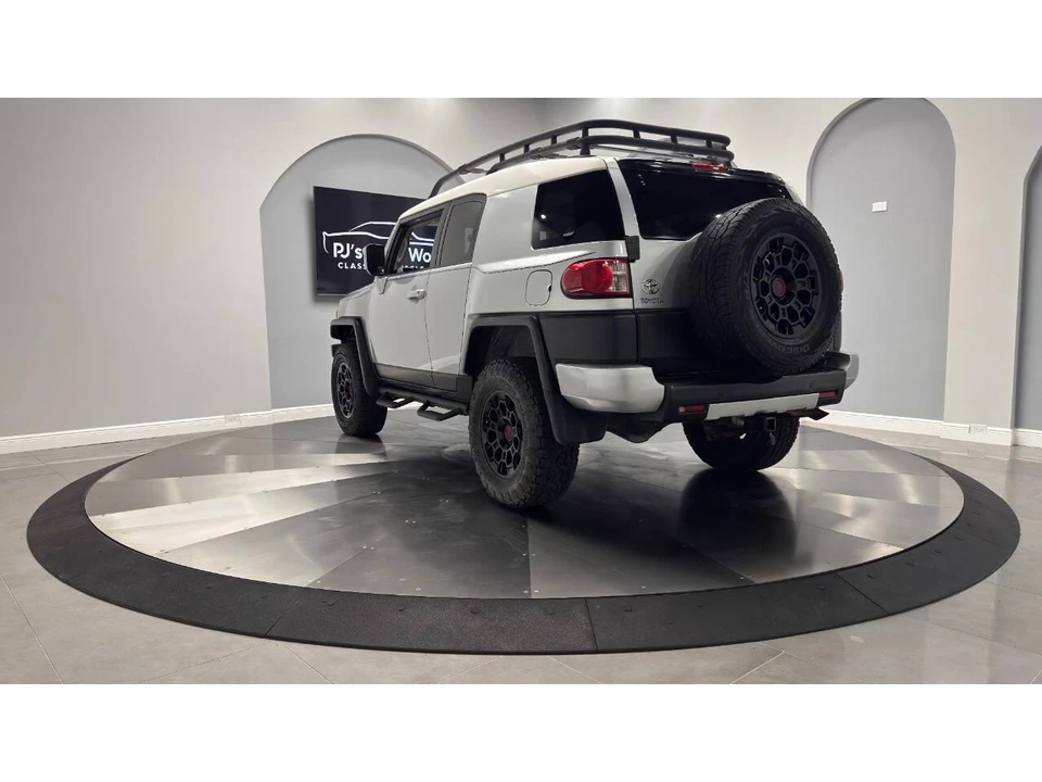2008 Toyota FJ Cruiser - Image 3 of 31