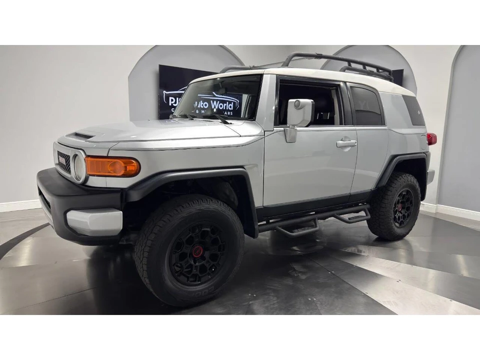 2008 Toyota FJ Cruiser - Image 12 of 31
