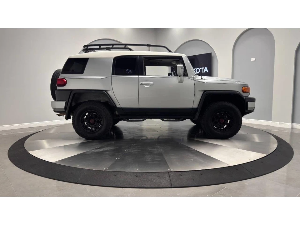 2008 Toyota FJ Cruiser - Image 4 of 31