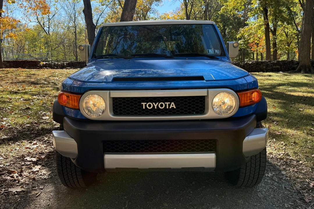 2008 Toyota FJ Cruiser - Image 2 of 31