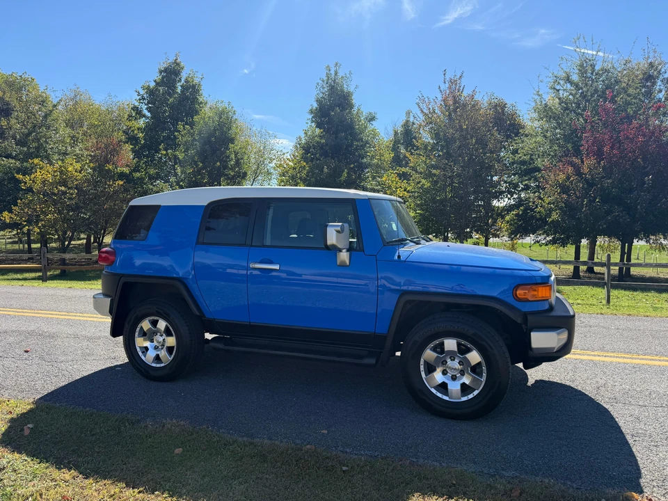 2008 Toyota FJ Cruiser - Image 25 of 31