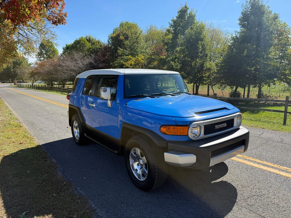 2008 Toyota FJ Cruiser - Image 27 of 31