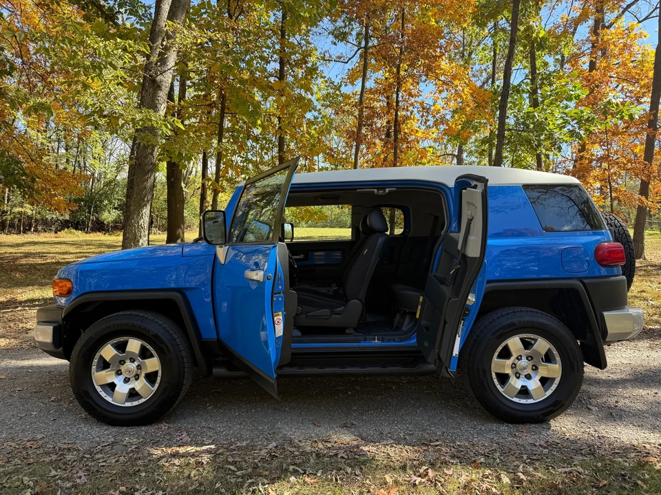 2008 Toyota FJ Cruiser - Image 10 of 31