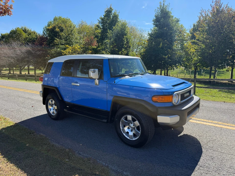 2008 Toyota FJ Cruiser - Image 26 of 31
