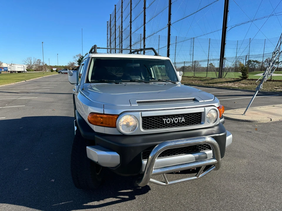 2008 Toyota FJ Cruiser - Image 15 of 31