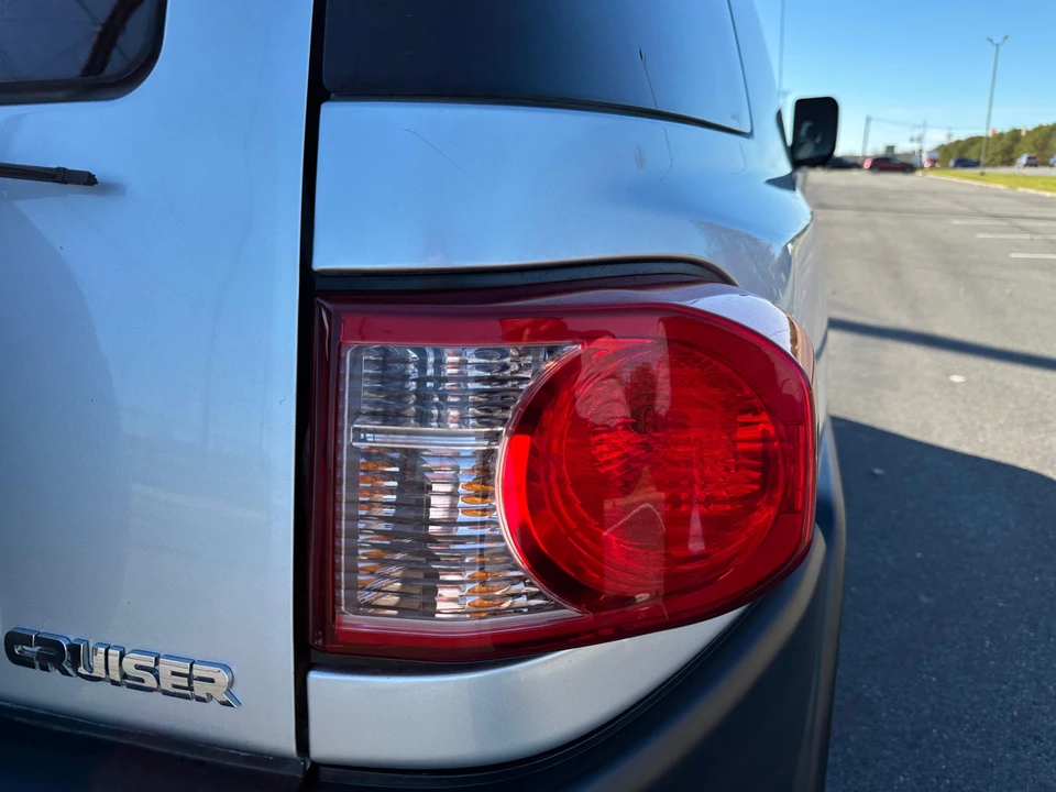2008 Toyota FJ Cruiser - Image 31 of 31