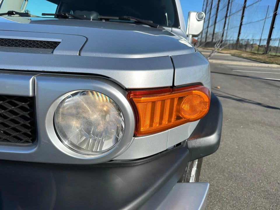 2008 Toyota FJ Cruiser - Image 19 of 31