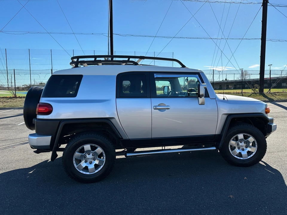 2008 Toyota FJ Cruiser - Image 10 of 31
