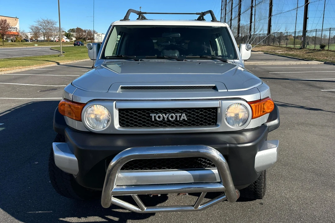 2008 Toyota FJ Cruiser - Image 2 of 31