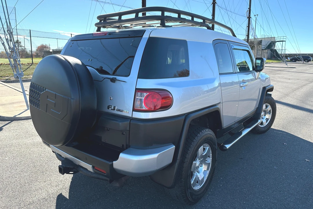 2008 Toyota FJ Cruiser - Image 4 of 31