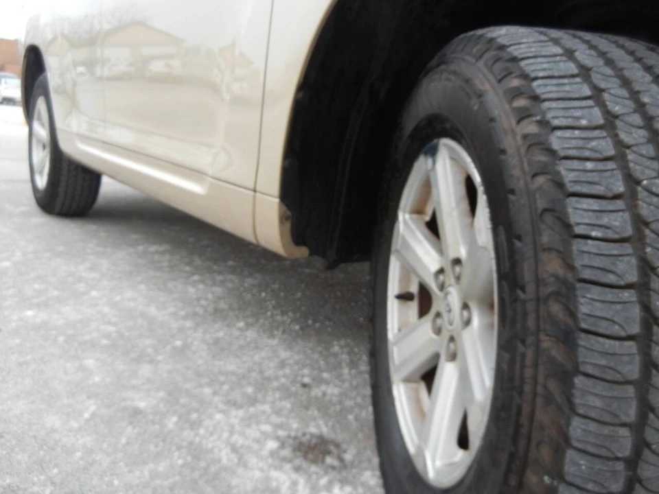 2008 Toyota Highlander - Image 16 of 21
