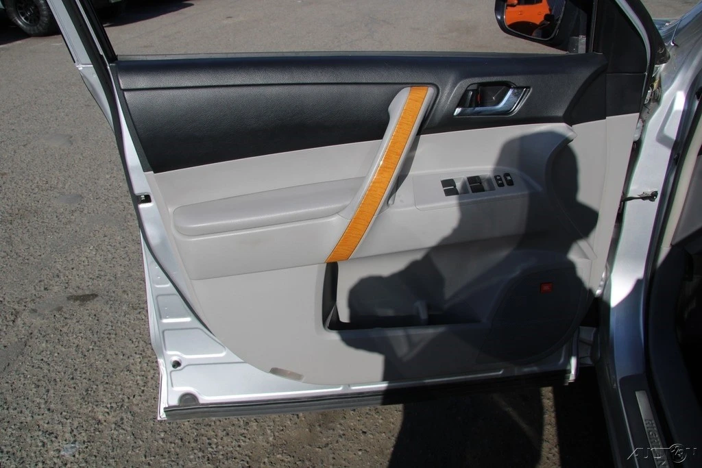 2008 Toyota Highlander - Image 13 of 24