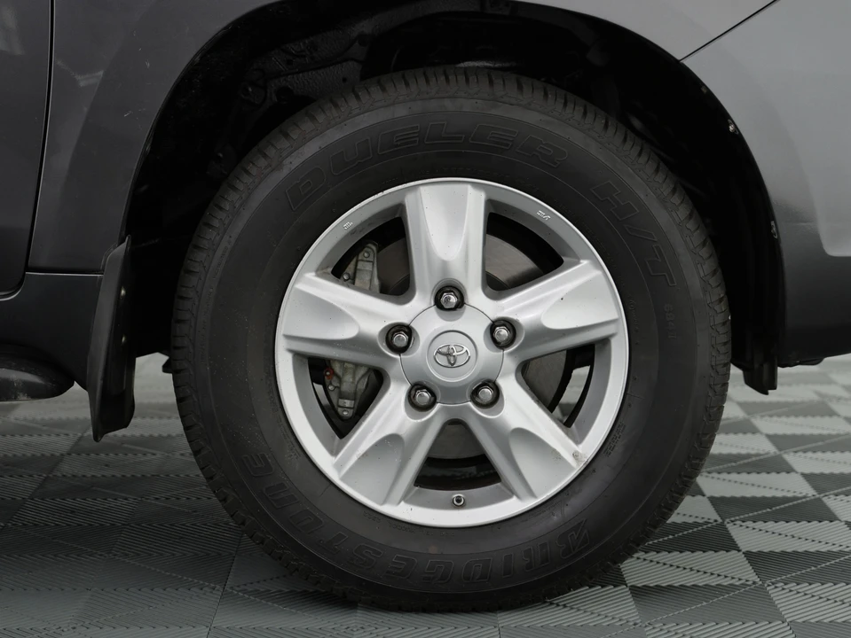 2008 Toyota J200 Land Cruiser - Image 28 of 31