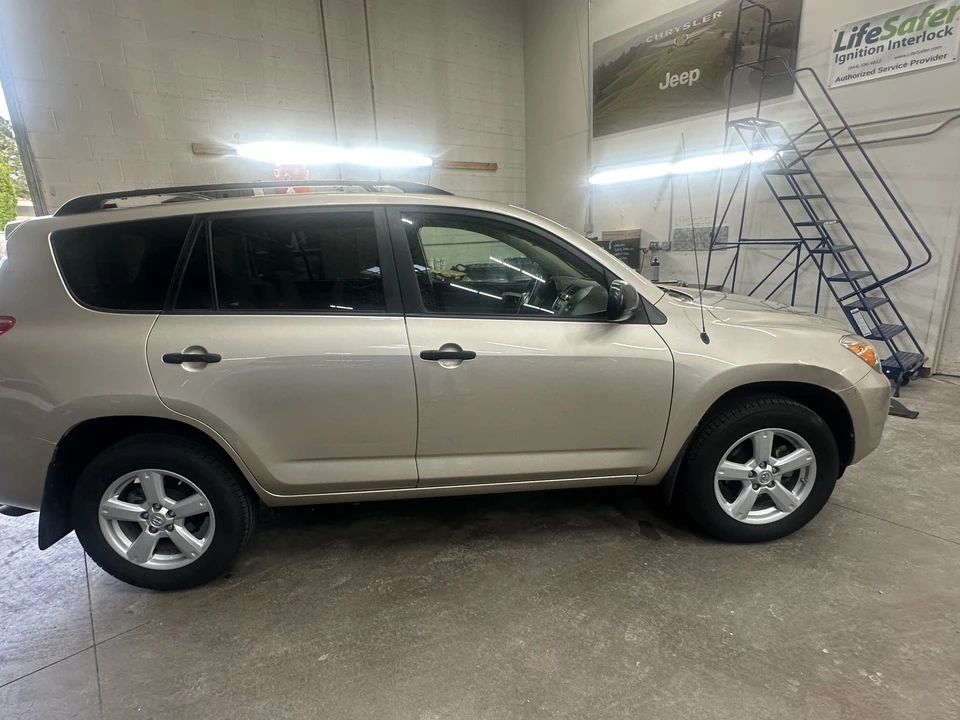 2008 Toyota RAV4 3rd Gen - Image 8 of 31