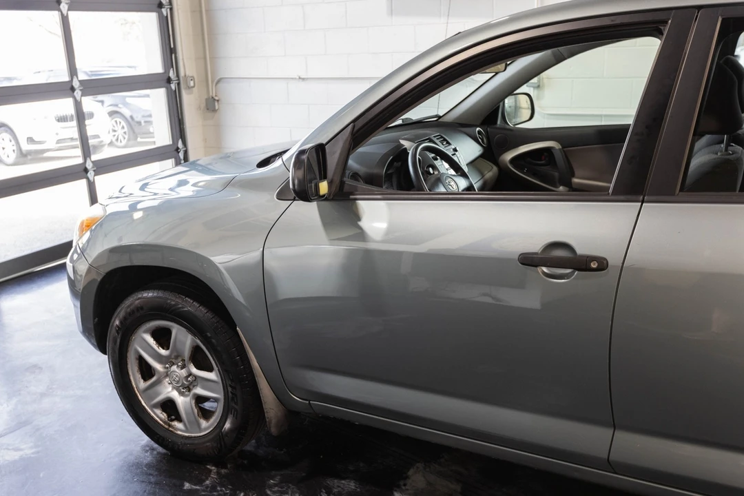 2008 Toyota RAV4 3rd Gen - Image 3 of 21