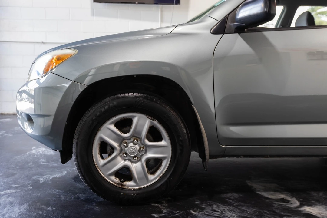 2008 Toyota RAV4 3rd Gen - Image 4 of 21